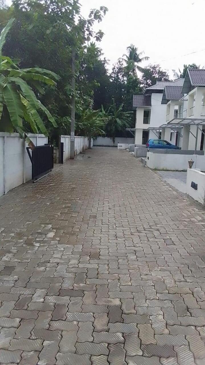 Fully Furnished 3Bhk 2 Floor Villa Angamali Luaran gambar